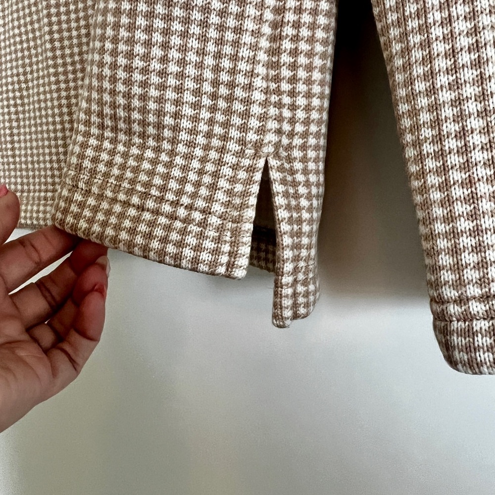 EUC J.Crew Houndstooth Funnel Neck Sweater Beige Cream Pullover Cozy Size S - Picture 11 of 14